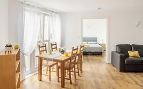 Comfortable And Bright Apartment In Tower Bridge